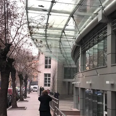 Plaza Modern